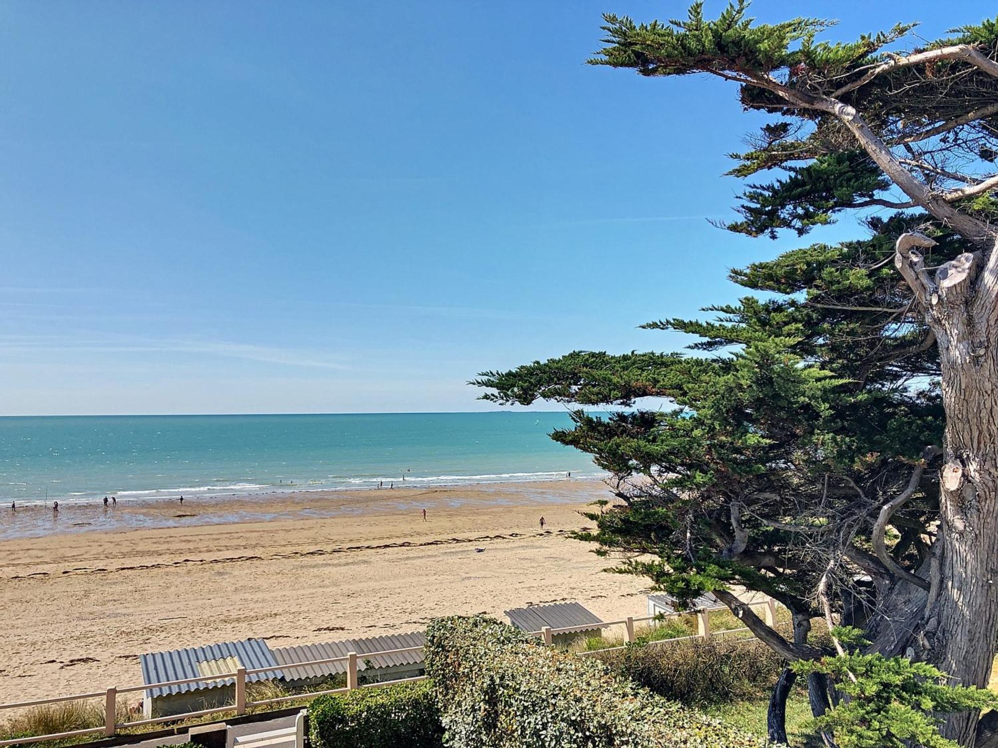 Appartement Avec Balcon, Jardin, Et Acces Plage - Fr-1-361-492 Jullouville-les-Pins Exterior foto