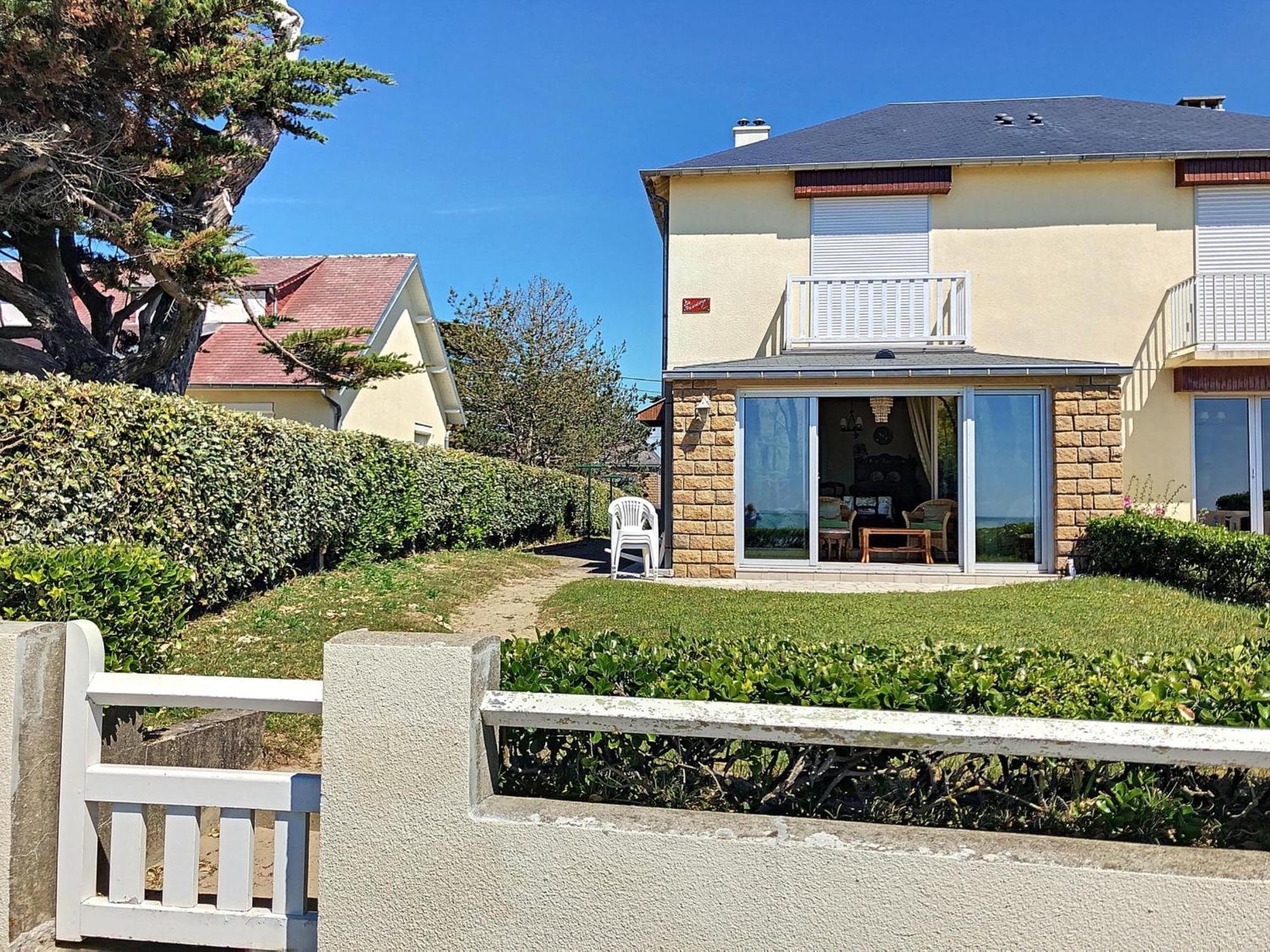 Appartement Avec Balcon, Jardin, Et Acces Plage - Fr-1-361-492 Jullouville-les-Pins Exterior foto